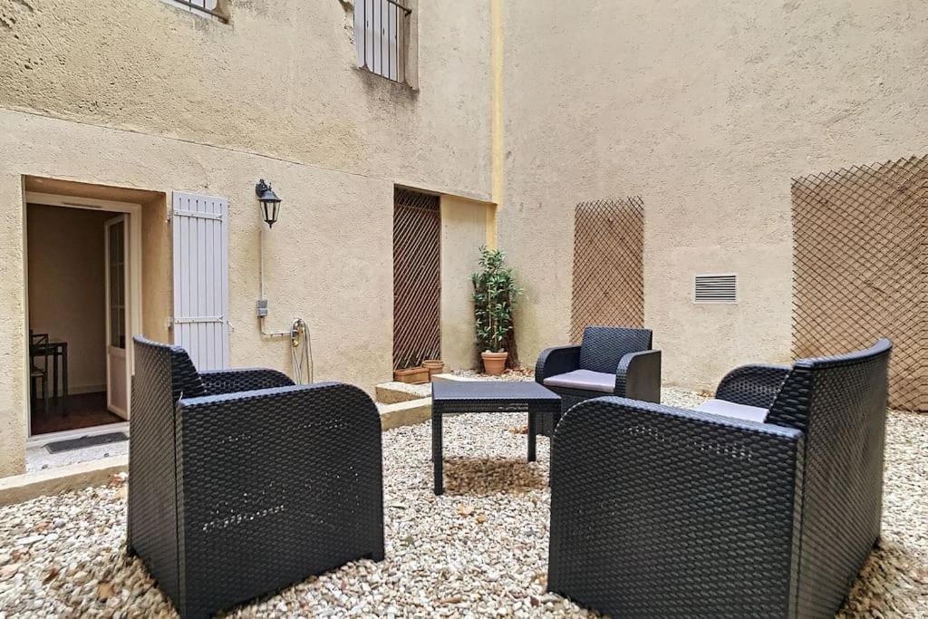 Le Limas - Charme - Wifi - Patio - Rdc Lejlighed Avignon Eksteriør billede